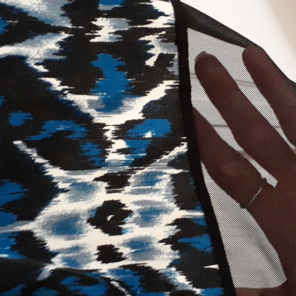 Bleeker and McDougal Large Women's tunic top,  blue, black and white with sheer - Picture 2 of 6